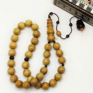 سبحة من اليسر الابيض